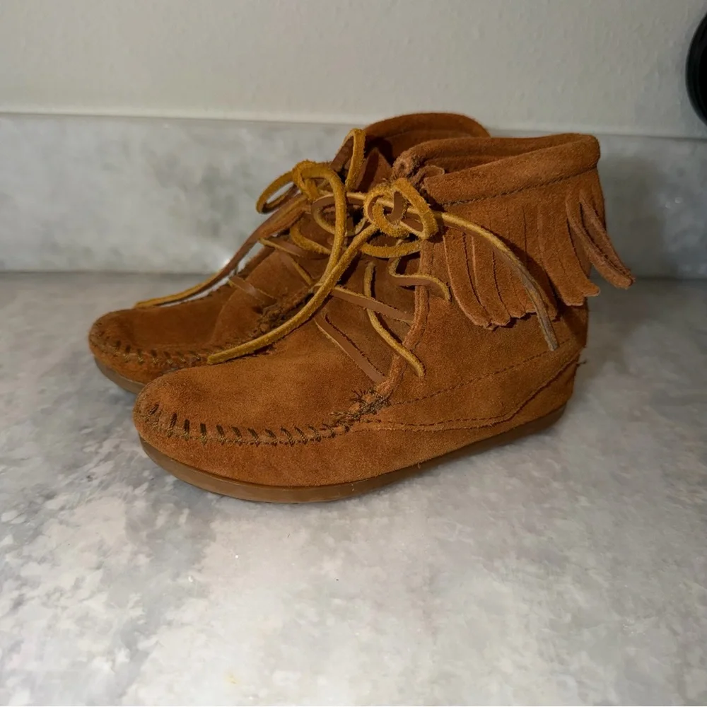 Minnetonka Tramper Boots Kids 11 Brown Suede Moccasin Lace Up Ankle
